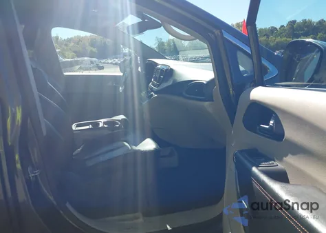 2020 Chrysler Pacifica Touring L from USA, damaged, VIN 2C4RC1BG1LR140258